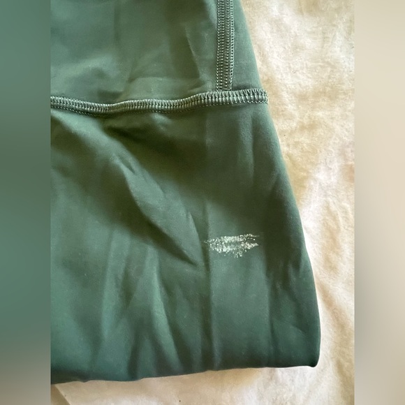 Lululemon - Picture 4 of 5